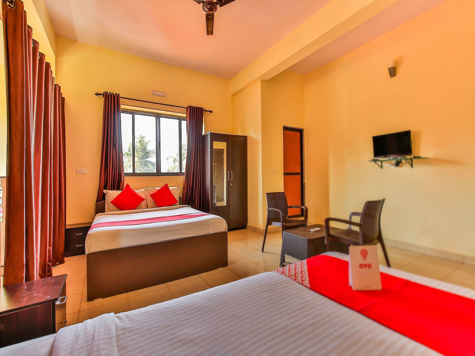 Oyo 14276 Hotel Spring Height Acaro Exterior foto